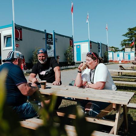 Iomtt Village At Isle Of Man Tt Douglas Buitenkant foto